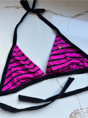 Nike Triangle striped Bikini Top medium